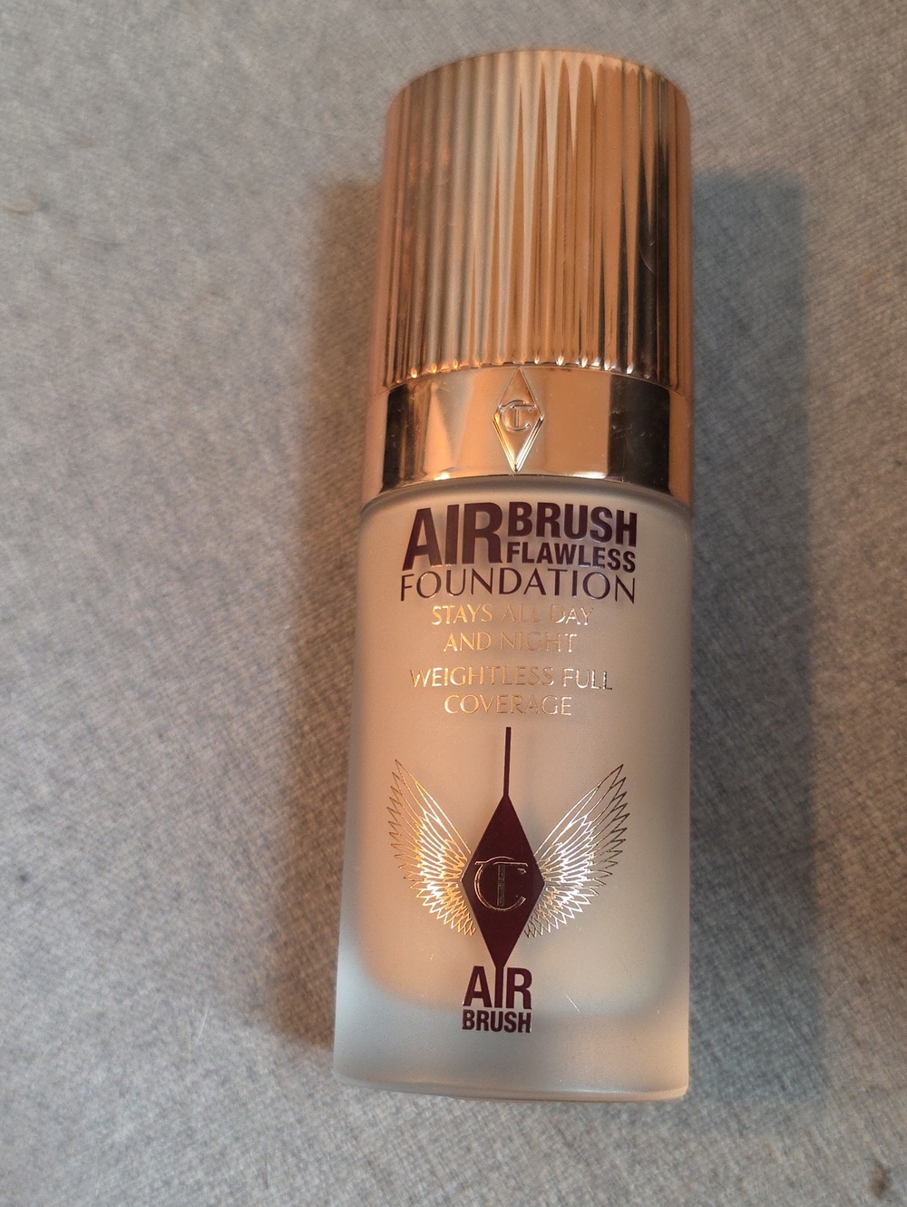 Charlotte Tilbury Airbrush Flawless Foundation - In Shade Nuertral